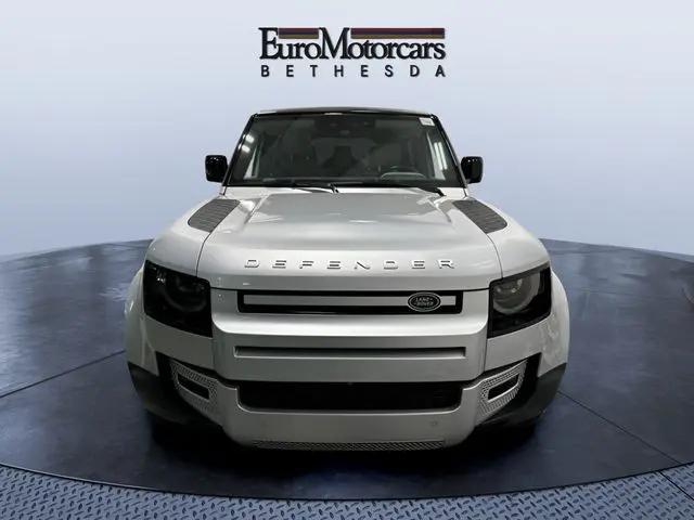 2023 Land Rover Defender 110 SE