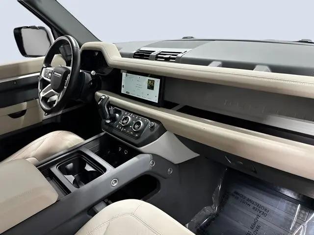2023 Land Rover Defender 110 SE