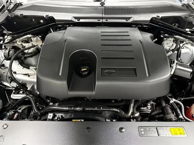 2023 Land Rover Defender 110 SE