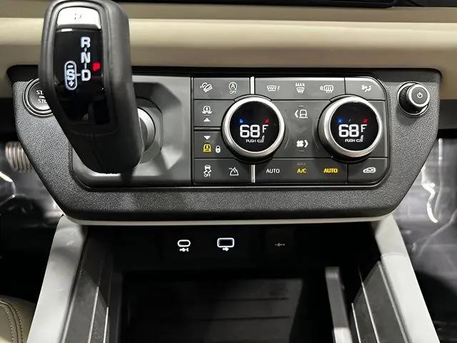 2023 Land Rover Defender 110 SE