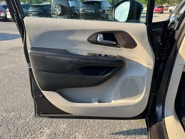 2017 Chrysler Pacifica Touring