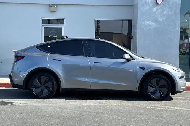 2026 Tesla Model Y Premium Rear-Wheel Drive