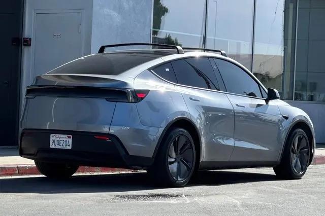 2026 Tesla Model Y Premium Rear-Wheel Drive