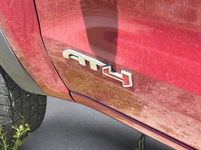 2025 GMC Canyon 4WD AT4