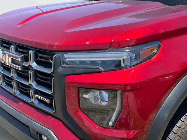2025 GMC Canyon 4WD AT4