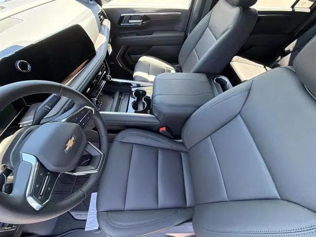 2026 Chevrolet Suburban LT, 4WD