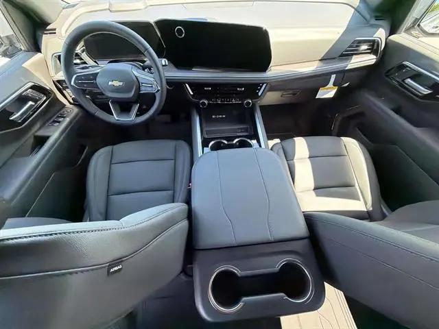 2026 Chevrolet Suburban LT, 4WD