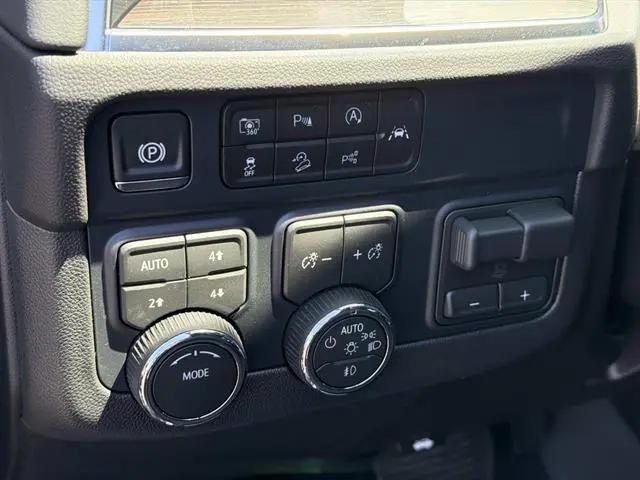 2026 Chevrolet Suburban LT, 4WD
