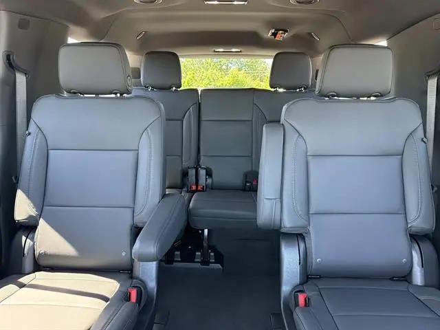 2026 Chevrolet Suburban LT, 4WD