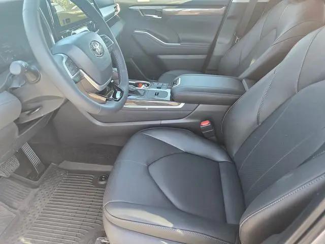 2026 Toyota Highlander Hybrid Limited