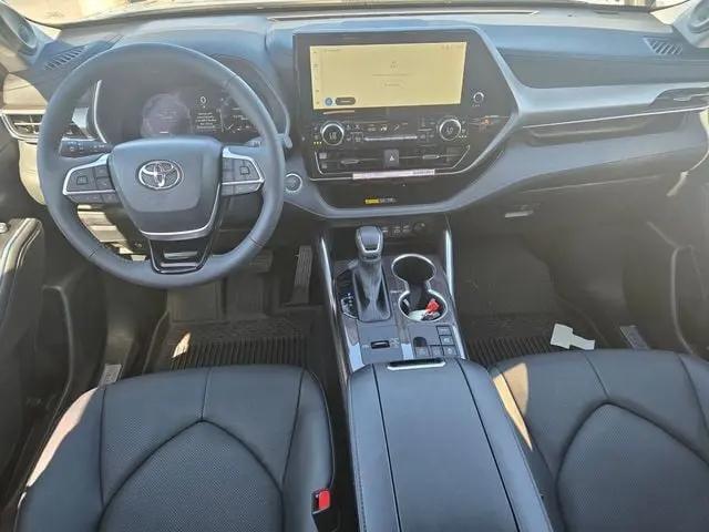 2026 Toyota Highlander Hybrid Limited