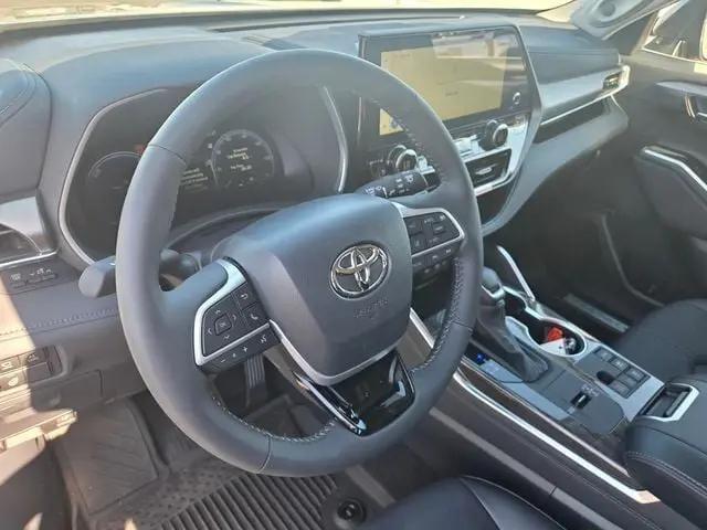 2026 Toyota Highlander Hybrid Limited