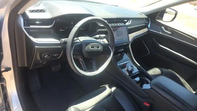 2023 Jeep Grand Cherokee L Limited 4x2