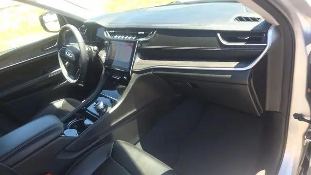 2023 Jeep Grand Cherokee L Limited 4x2