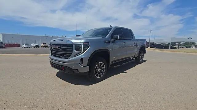 2024 GMC Sierra 1500 4WD Crew Cab Short Box AT4