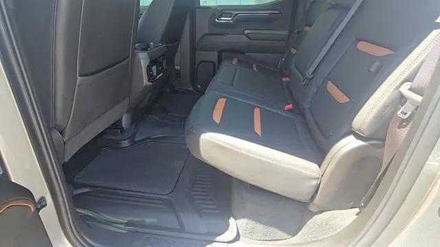 2024 GMC Sierra 1500 4WD Crew Cab Short Box AT4
