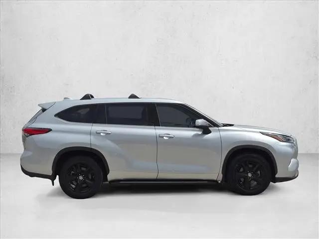 2020 Toyota Highlander LE