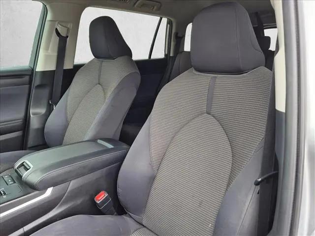 2020 Toyota Highlander LE