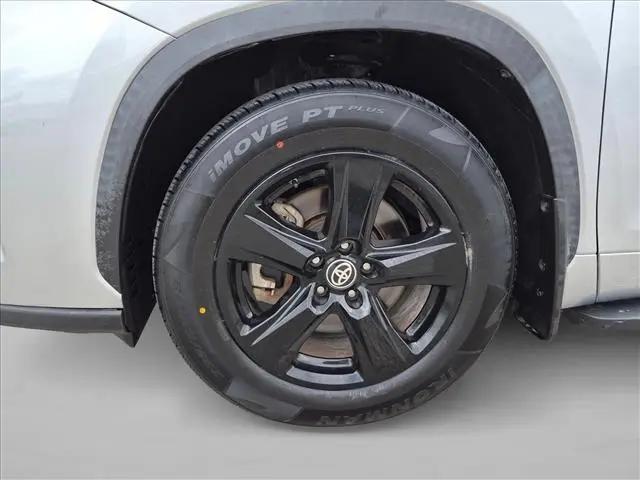 2020 Toyota Highlander LE