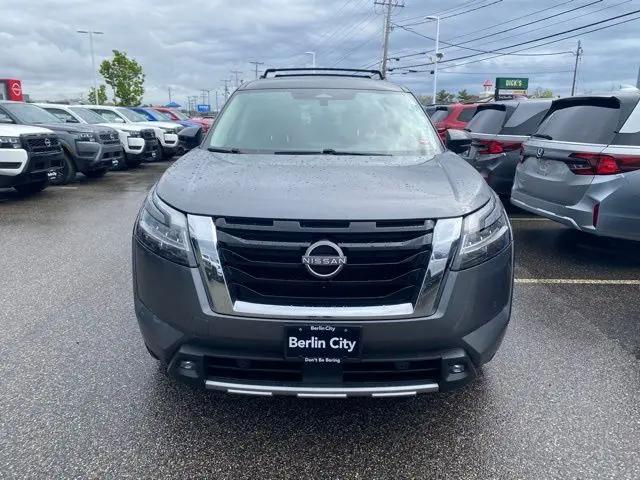 2022 Nissan Pathfinder SL 4WD
