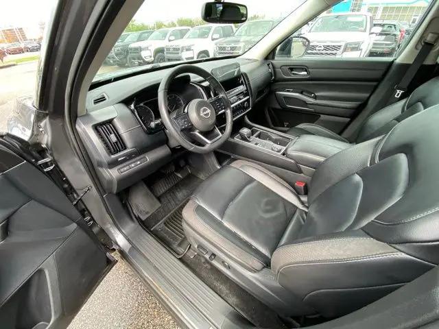 2022 Nissan Pathfinder SL 4WD
