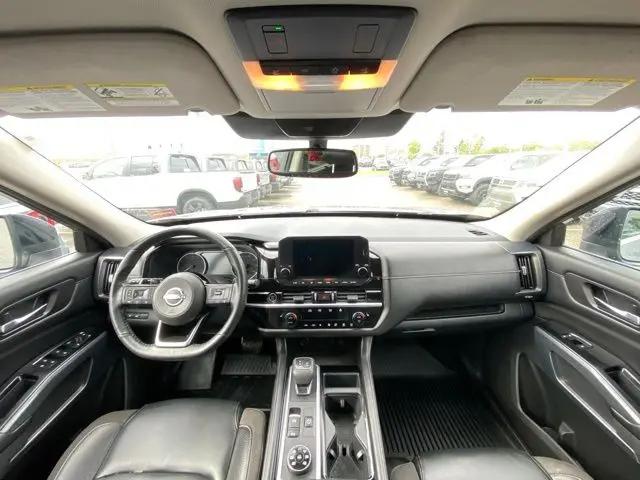 2022 Nissan Pathfinder SL 4WD