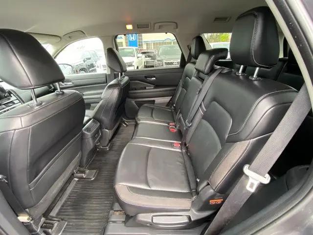 2022 Nissan Pathfinder SL 4WD
