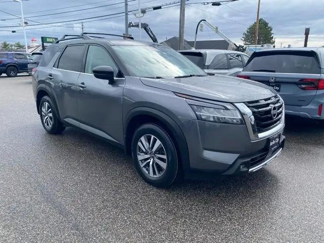 2022 Nissan Pathfinder SL 4WD