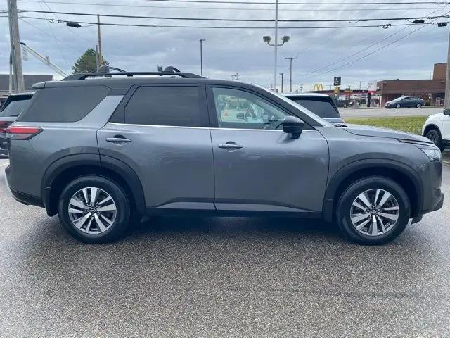 2022 Nissan Pathfinder SL 4WD