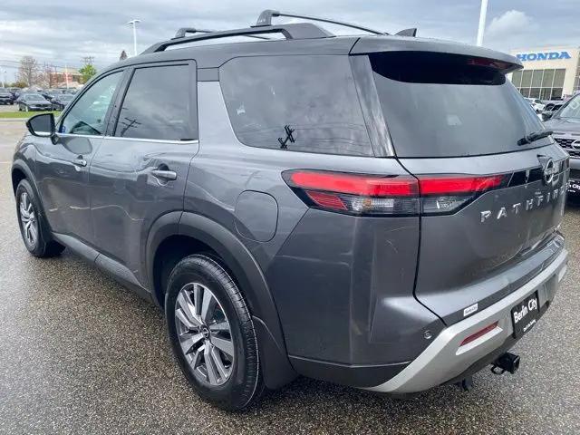 2022 Nissan Pathfinder SL 4WD