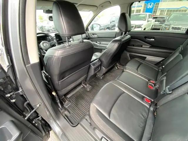 2022 Nissan Pathfinder SL 4WD