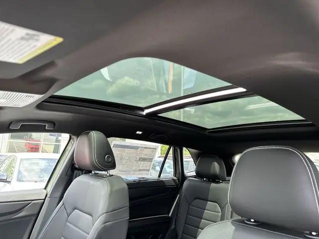 2026 Volkswagen Atlas Cross Sport SEL