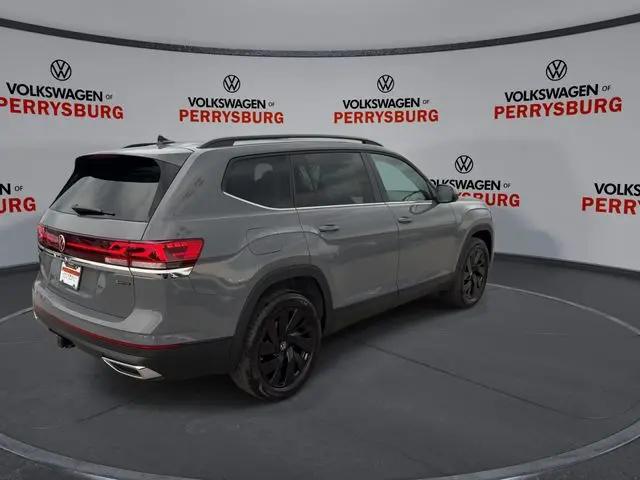 2026 Volkswagen Atlas SE with Technology