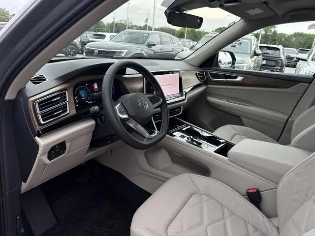2026 Volkswagen Atlas SE with Technology
