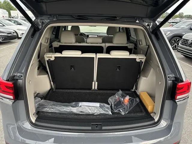 2026 Volkswagen Atlas SE with Technology