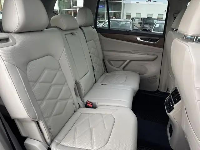 2026 Volkswagen Atlas SE with Technology