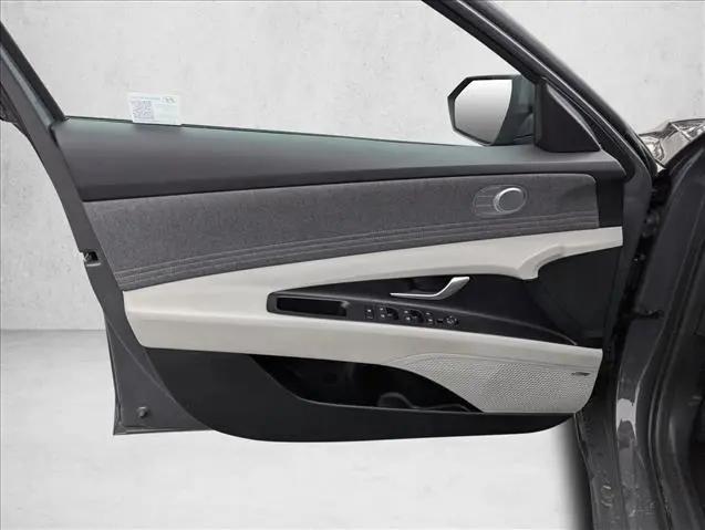 2025 Hyundai Elantra Hybrid Limited