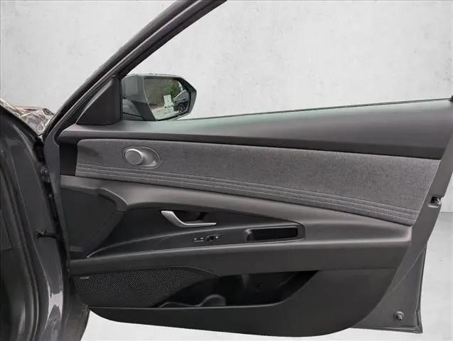 2025 Hyundai Elantra Hybrid Limited