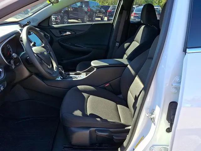 2025 Chevrolet Malibu FWD LS