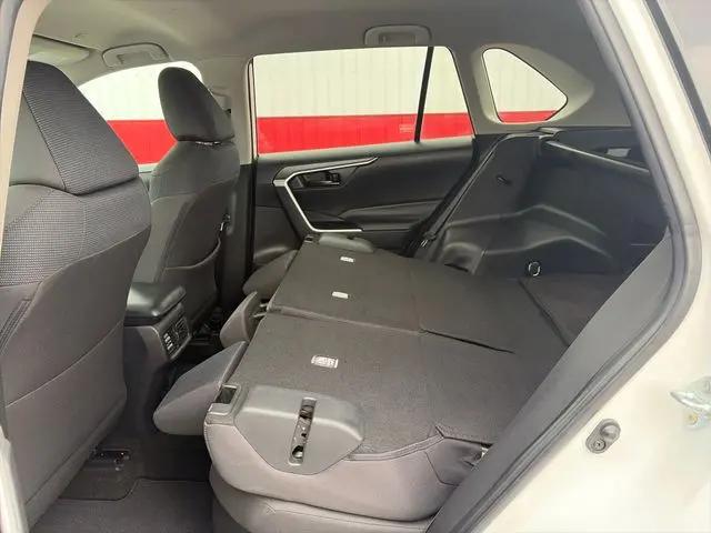 2023 Toyota RAV4 Hybrid LE