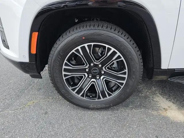 2026 Jeep Grand Wagoneer 4x2