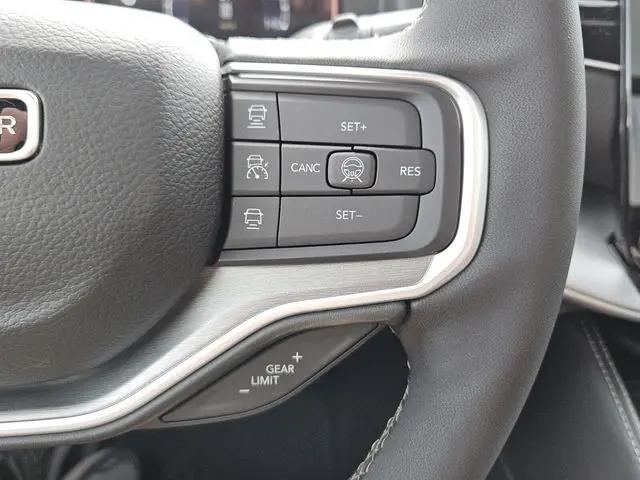 2026 Jeep Grand Wagoneer 4x2