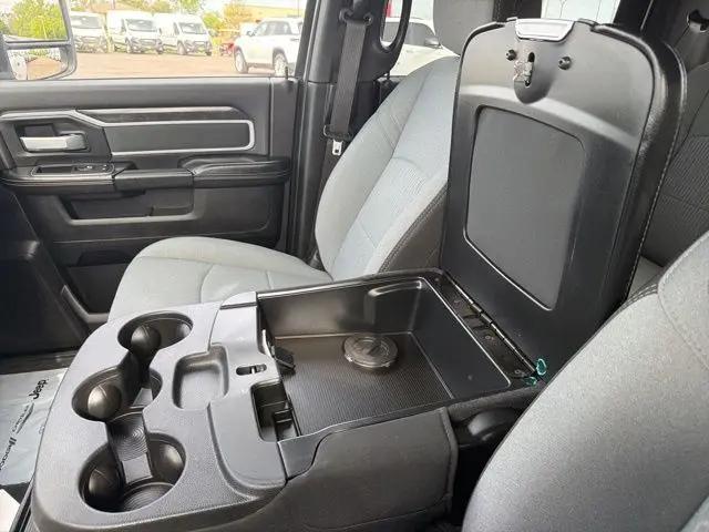 2024 Ram 3500 Big Horn Crew Cab 4x4 8' Box