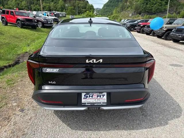 2025 Kia K4 LXS