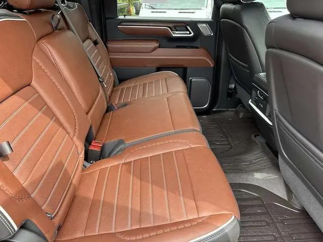 2025 GMC Sierra 2500HD 4WD Crew Cab Standard Bed Denali Ultimate