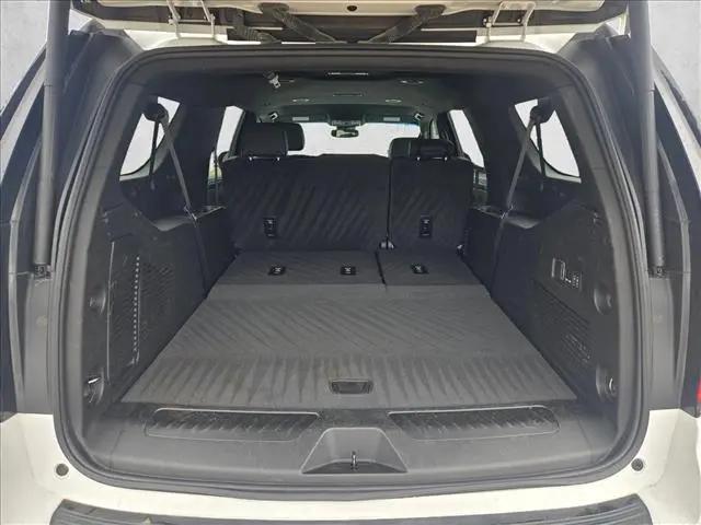 2024 Chevrolet Suburban 2WD LT