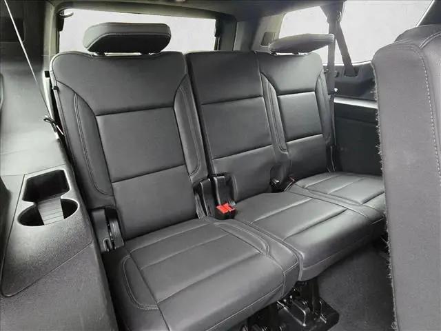 2024 Chevrolet Suburban 2WD LT