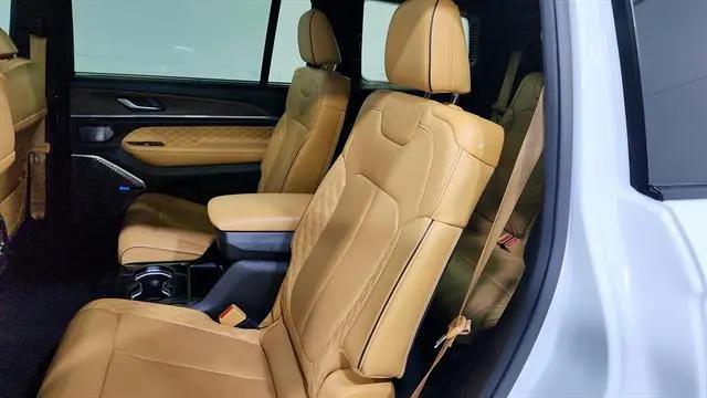 2023 Jeep Grand Cherokee L Summit 4x4