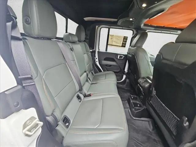 2024 Jeep Gladiator Sport