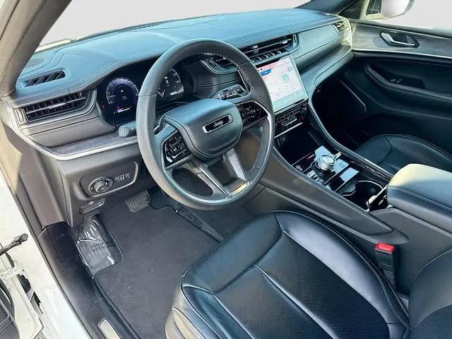 2025 Jeep Grand Cherokee Overland 4x4